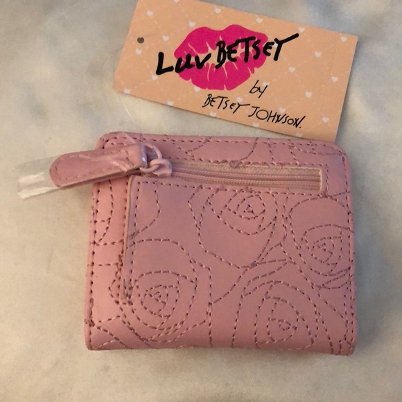 Betsey Johnson Luv Betsey Snap Card Wallet Blush Tonal Stitched Rose Pattern NWT - Picture 7 of 16
